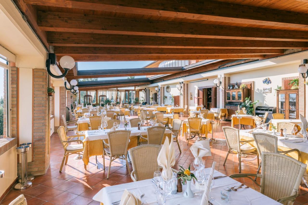 Agrihotel Elisabetta Collemezzano Екстер'єр фото
