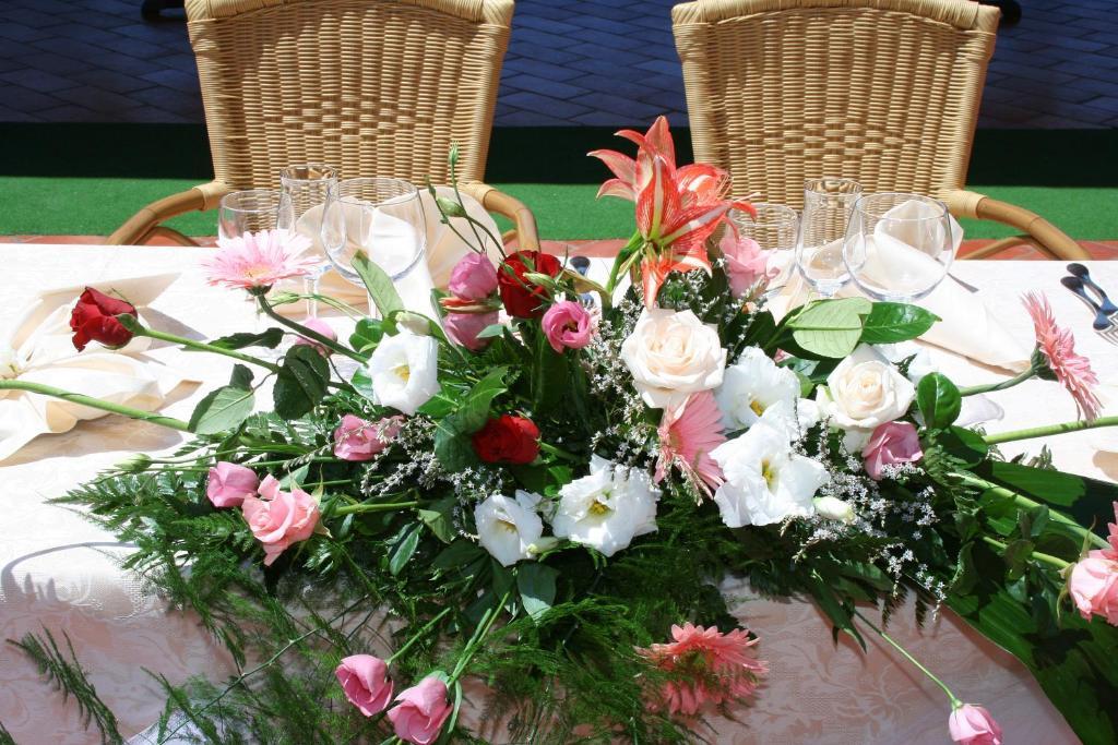 Agrihotel Elisabetta Collemezzano Екстер'єр фото