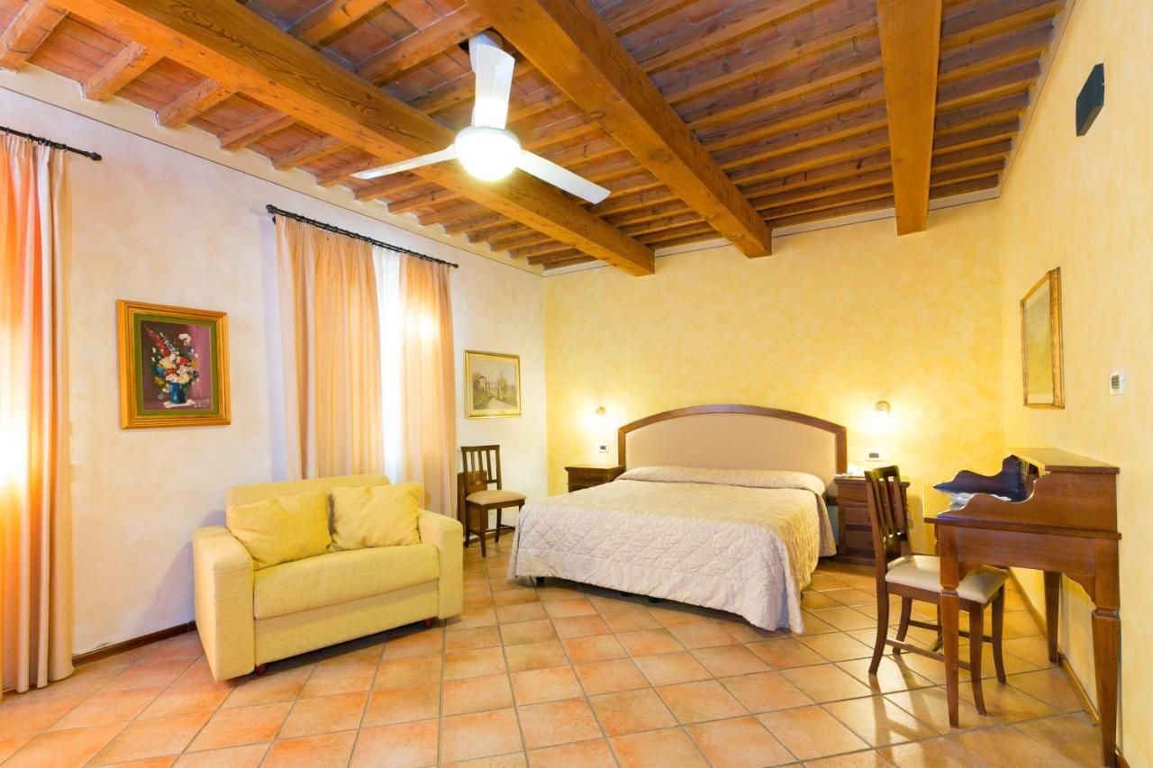 Agrihotel Elisabetta Collemezzano Екстер'єр фото